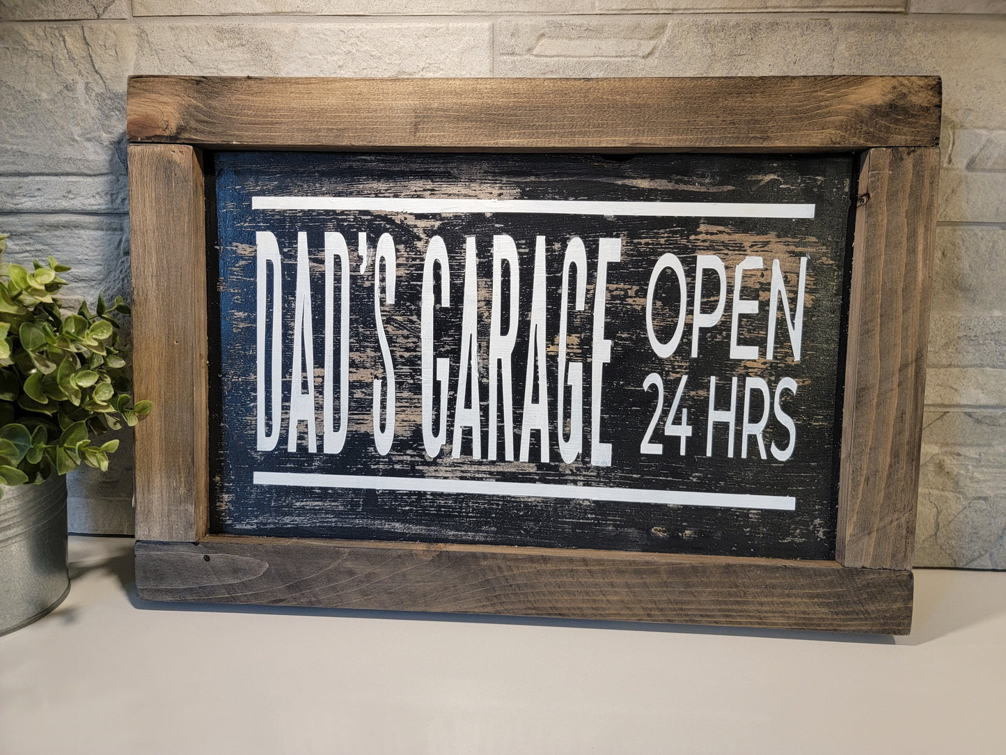 DADS GARAGE SIGN